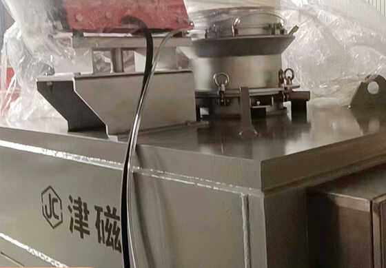 Εξοπλισμός απομάκρυνσης σιδήρου σε ξηρή σκόνη με μαγνητικό διαχωριστή υψηλής έντασης